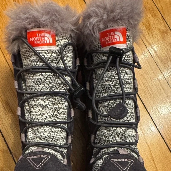 The North Face Snow Boots Kids Black and Gray Winter Boots 1 - Picture 3 of 9